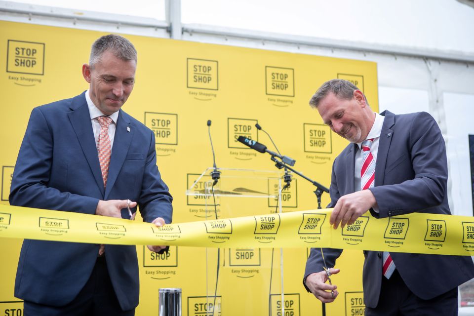 CPI Hungary &ndash; STOP SHOP Salg&oacute;tarj&aacute;n - Cornerstone laying (01)